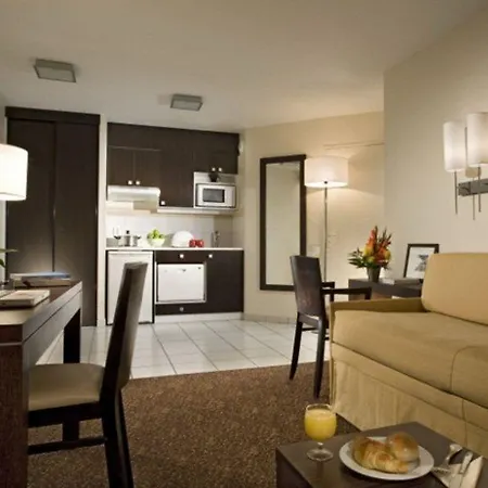 Aparthotel Citadines République 3*