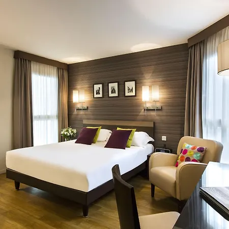 Aparthotel Citadines Republique 3*