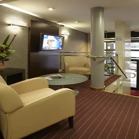 Aparthotel Citadines République 3*