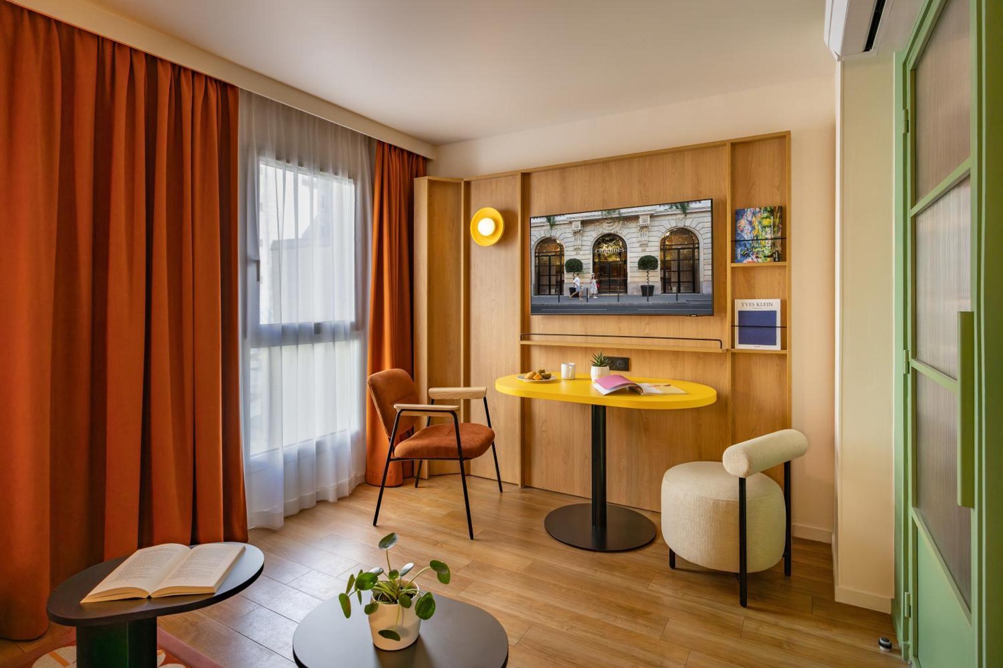 Aparthotel Citadines République 3*