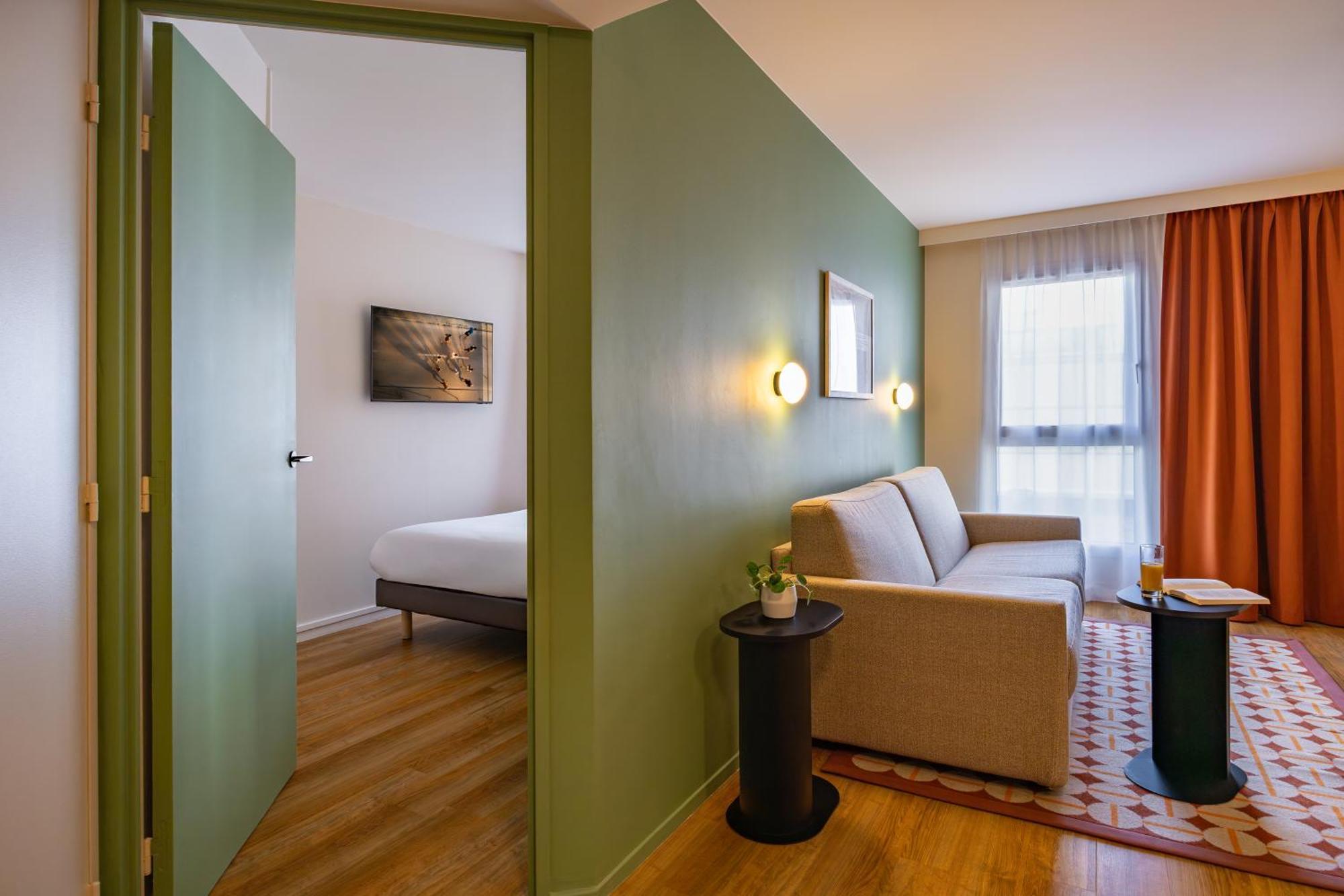 Aparthotel Citadines République 3*