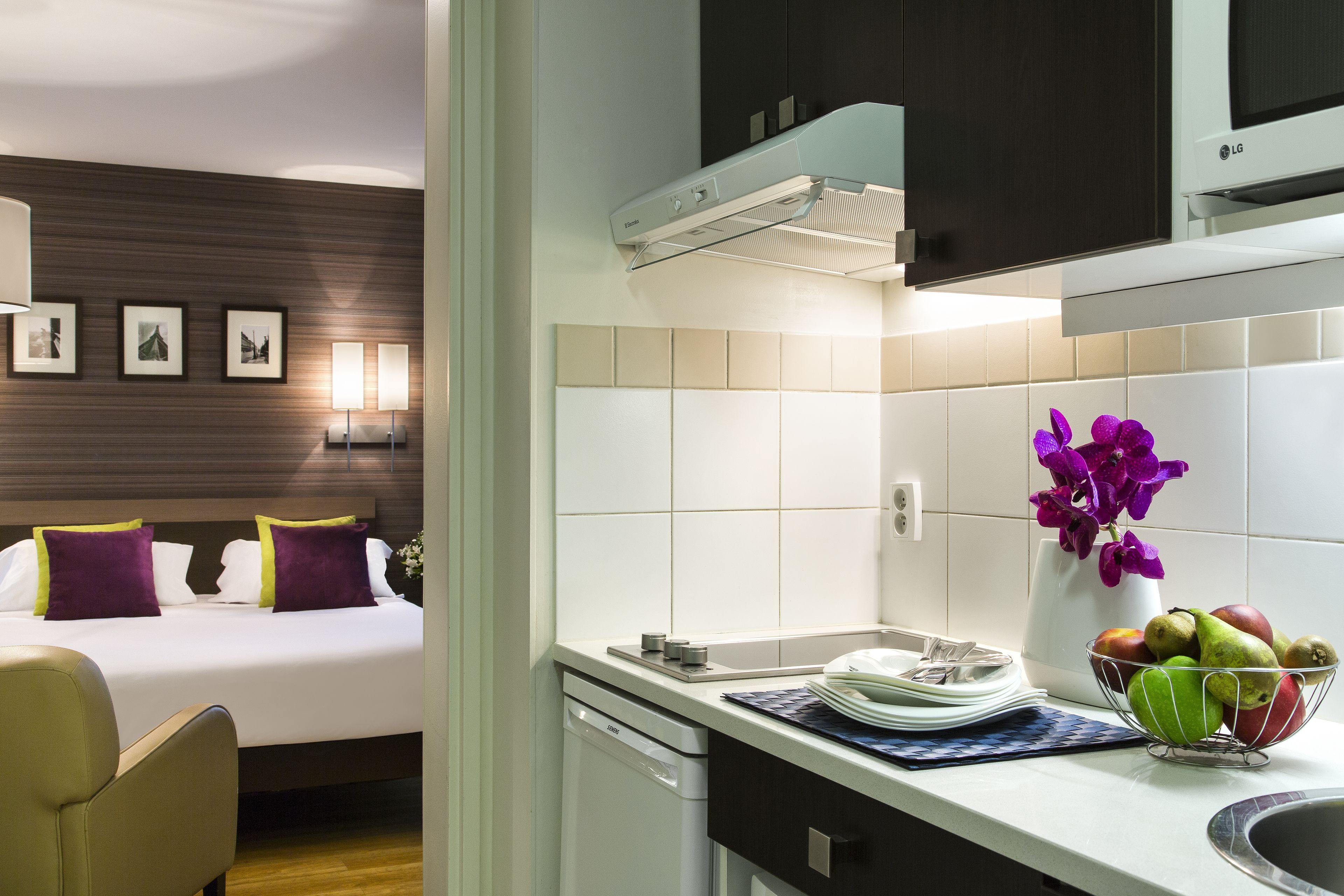 Aparthotel Citadines République 3*