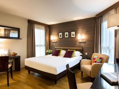 Aparthotel Citadines République 3*