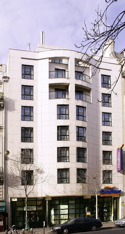 Aparthotel Citadines République 3*